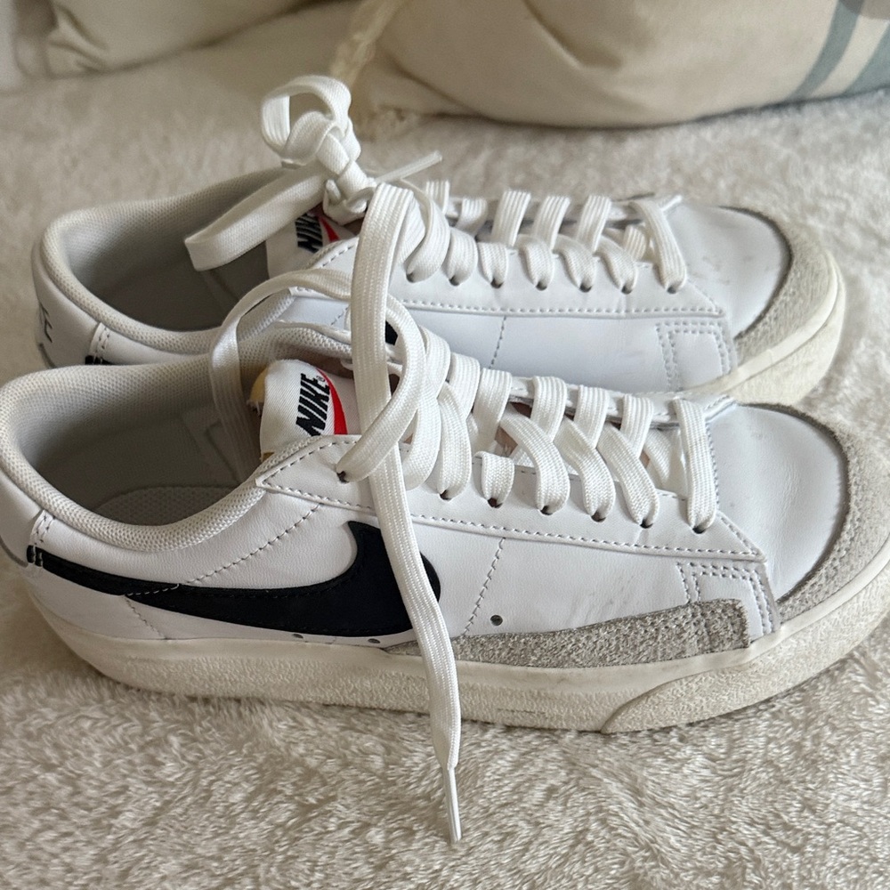 Nike Classic White and Black Low-Tops